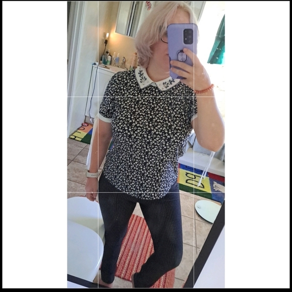 Meet your Posher, Lorelai - Picture 2 of 3